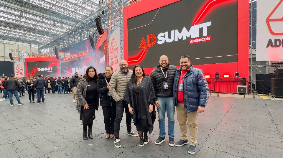 Equipe no AD Summit Ademicon